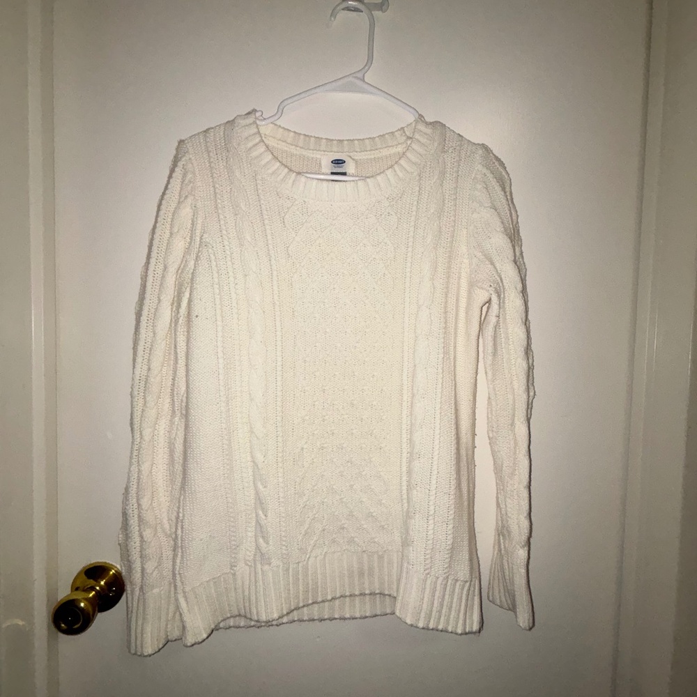 Old Navy's Comfortable Knitted Sweater (Size Medium)